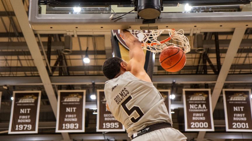 Adaway, Holmes lead as Bonnies pull away from Loyola